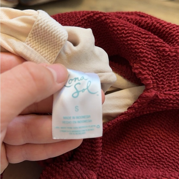 swimsuit - Picture 2 of 3